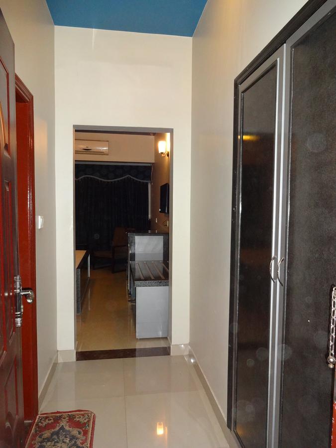 Hotel Sky Towers การาจี ภายนอก รูปภาพ