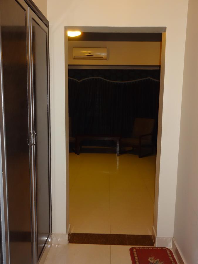Hotel Sky Towers การาจี ภายนอก รูปภาพ